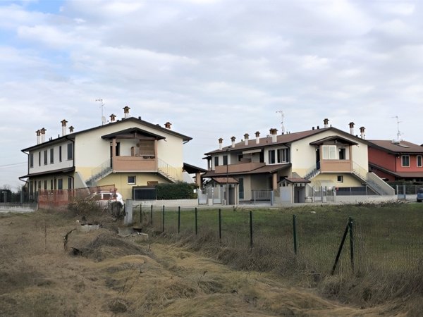 capannone in vendita a San Rocco al Porto