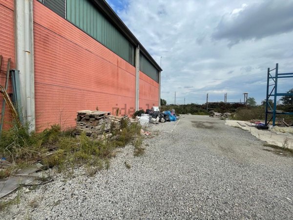 capannone in vendita a San Rocco al Porto