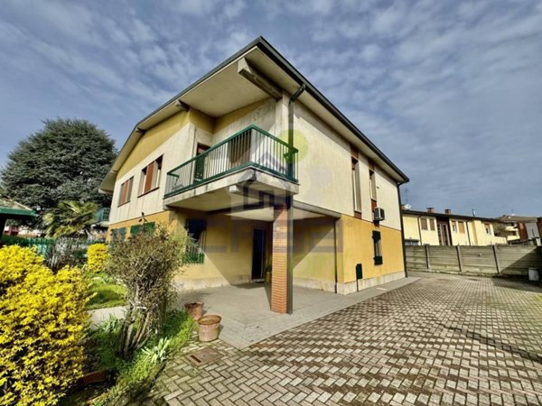 casa indipendente in vendita a Sant'Angelo Lodigiano