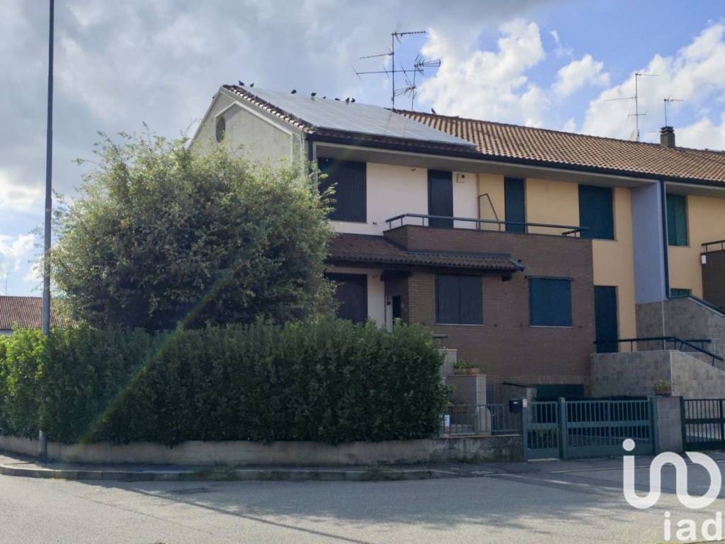 casa indipendente in vendita a Sant'Angelo Lodigiano