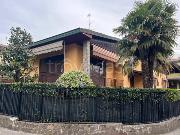 casa indipendente in vendita a Sant'Angelo Lodigiano