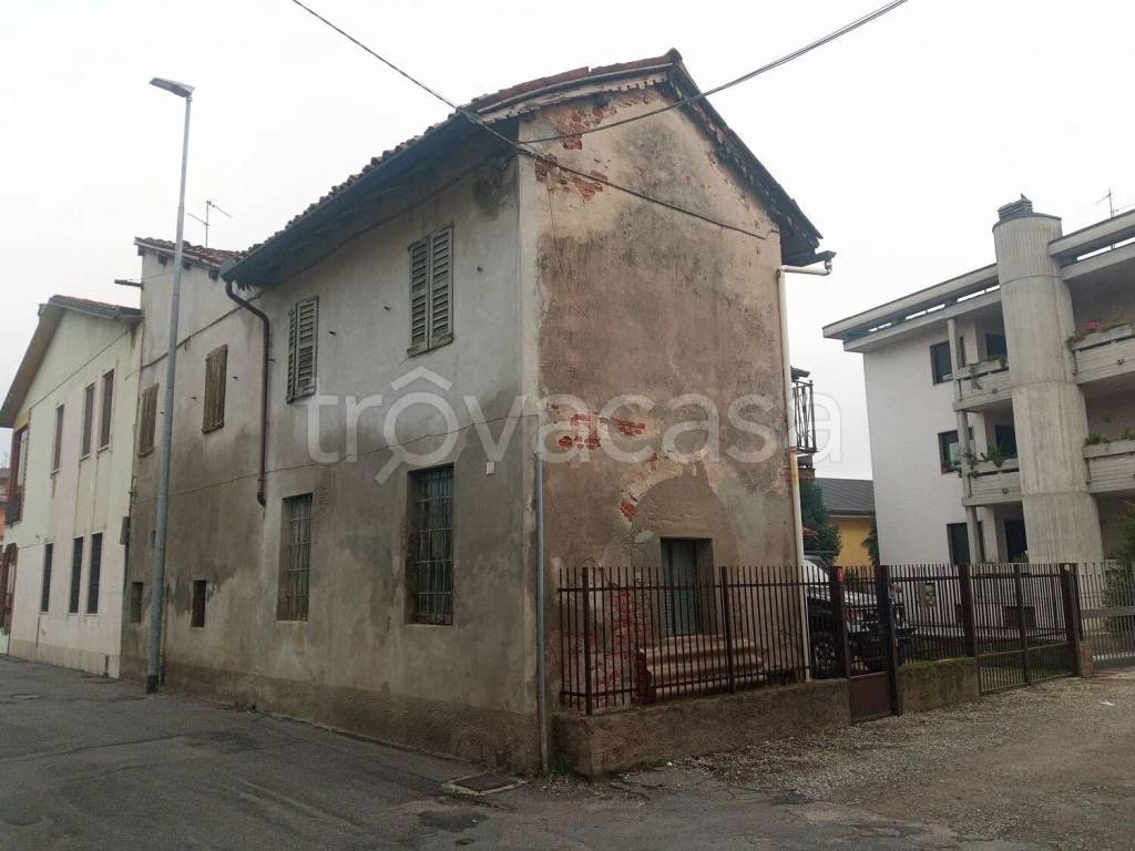 casa indipendente in vendita a Sant'Angelo Lodigiano