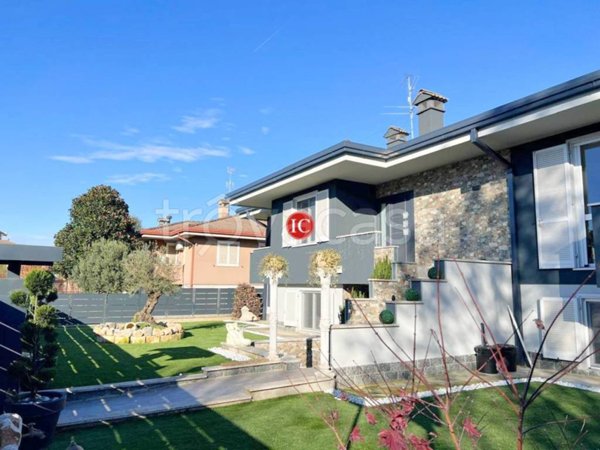 casa indipendente in vendita a Sant'Angelo Lodigiano