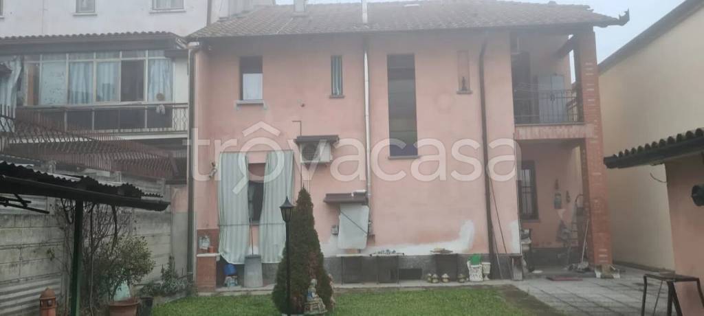 casa indipendente in vendita a Sant'Angelo Lodigiano