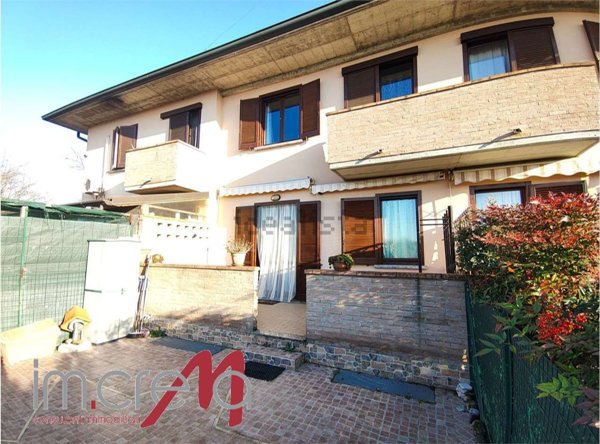 casa indipendente in vendita a Sant'Angelo Lodigiano