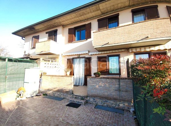 casa indipendente in vendita a Sant'Angelo Lodigiano