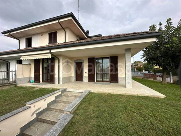 casa indipendente in vendita a Sant'Angelo Lodigiano