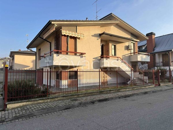 casa indipendente in vendita a Sant'Angelo Lodigiano