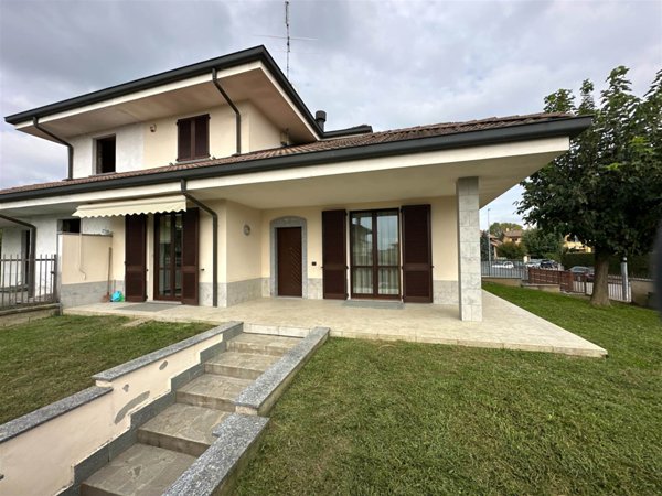 casa indipendente in vendita a Sant'Angelo Lodigiano