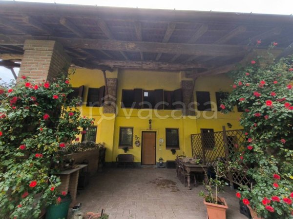casa indipendente in vendita a Sant'Angelo Lodigiano in zona Domodossola