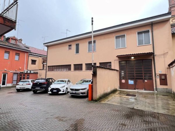 locale commerciale in vendita a Sant'Angelo Lodigiano