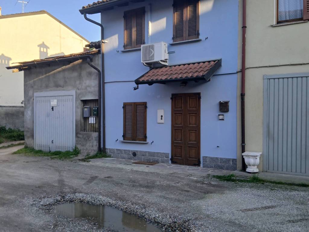 casa indipendente in vendita a Sant'Angelo Lodigiano