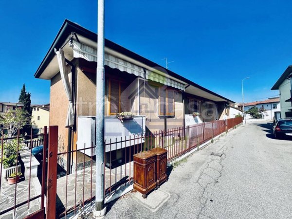 casa indipendente in vendita a Sant'Angelo Lodigiano