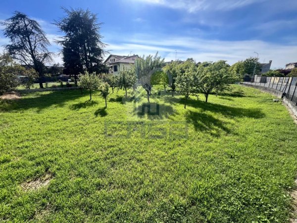 terreno edificabile in vendita a Sant'Angelo Lodigiano in zona Ranera