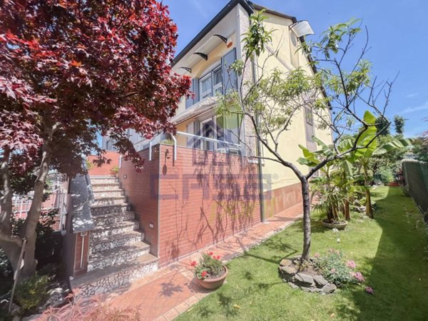 casa indipendente in vendita a Sant'Angelo Lodigiano