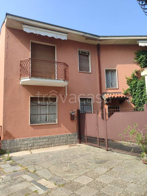 casa indipendente in vendita a Sant'Angelo Lodigiano