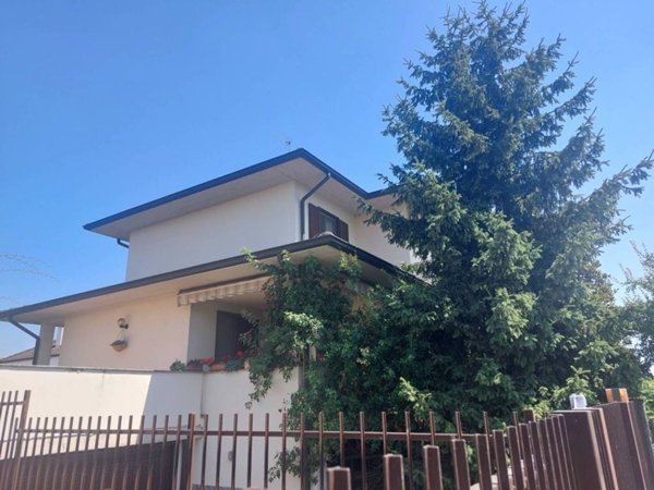 casa indipendente in vendita a Sant'Angelo Lodigiano