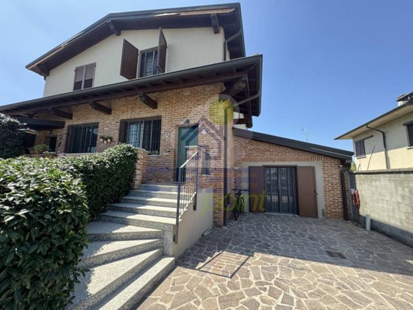 casa indipendente in vendita a Sant'Angelo Lodigiano
