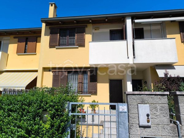 casa indipendente in vendita a Sant'Angelo Lodigiano