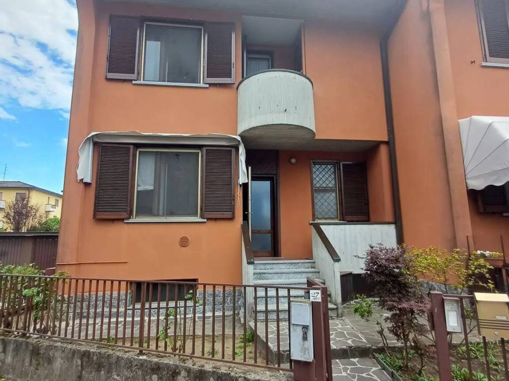 casa indipendente in vendita a Sant'Angelo Lodigiano