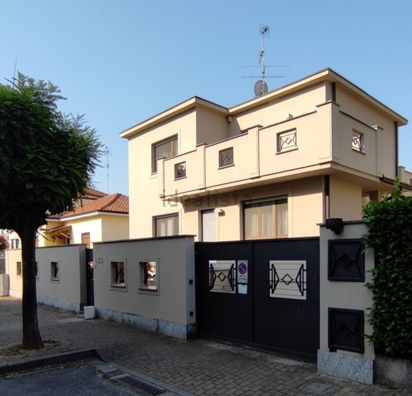 casa indipendente in vendita a Sant'Angelo Lodigiano