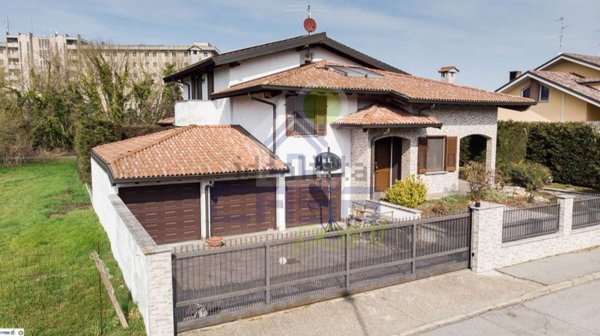 casa indipendente in vendita a Sant'Angelo Lodigiano