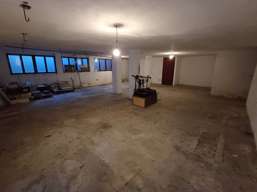 locale commerciale in vendita a Sant'Angelo Lodigiano