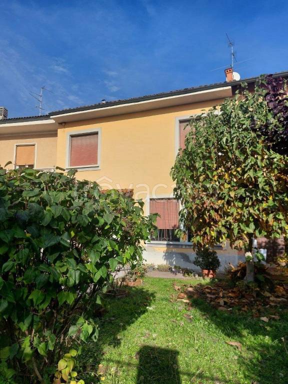 casa indipendente in vendita a Sant'Angelo Lodigiano