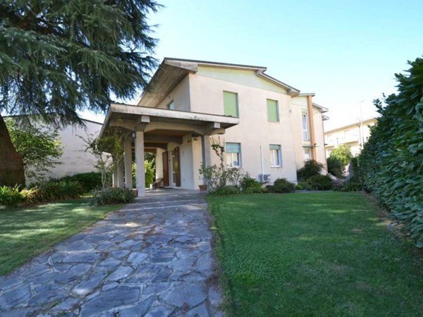 casa indipendente in vendita a Sant'Angelo Lodigiano