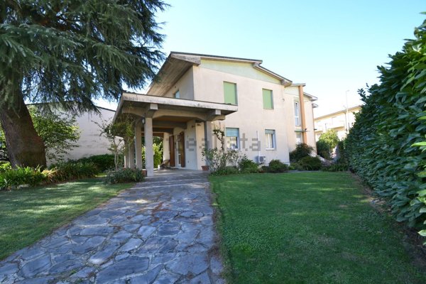 casa indipendente in vendita a Sant'Angelo Lodigiano