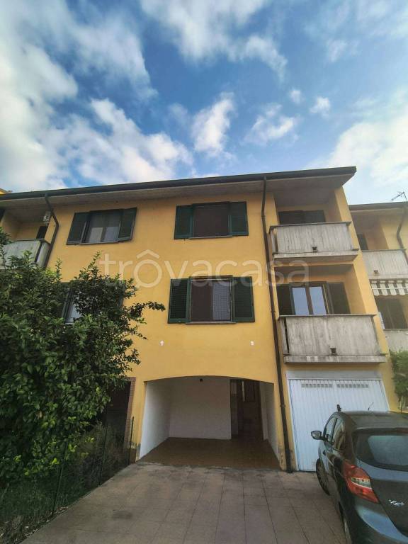 casa indipendente in vendita a Sant'Angelo Lodigiano