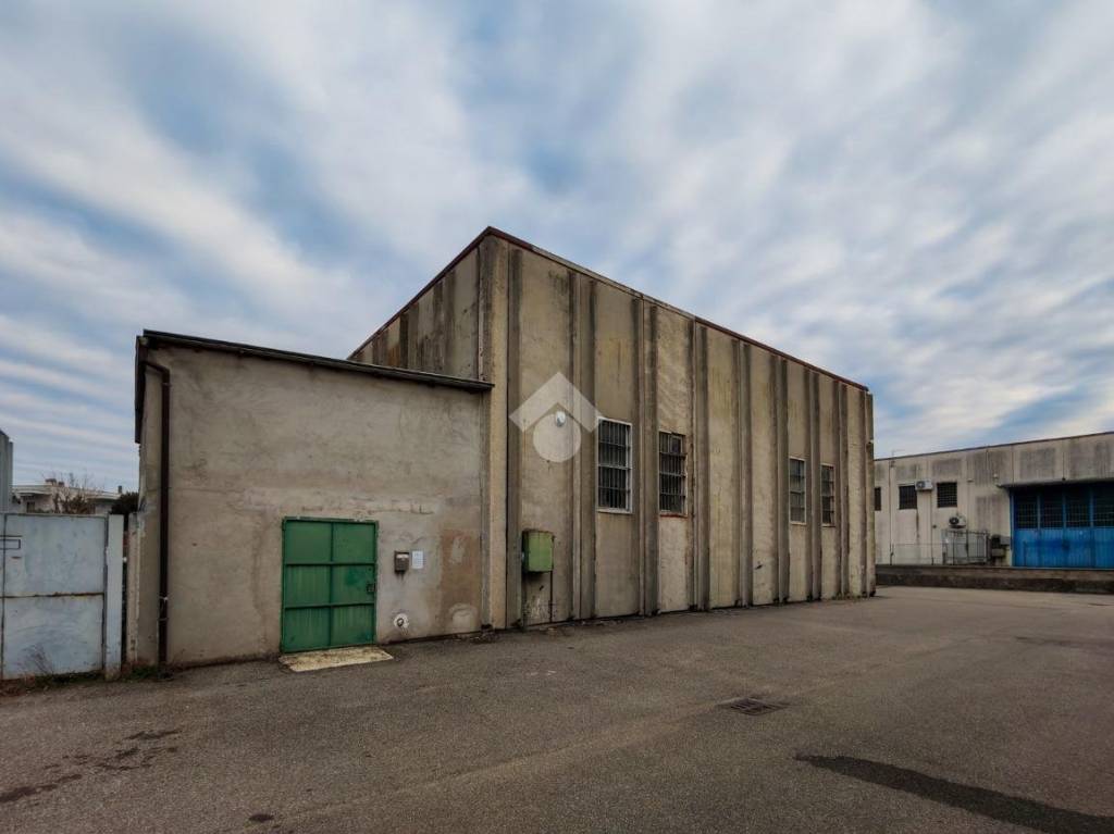 capannone in vendita a Sant'Angelo Lodigiano