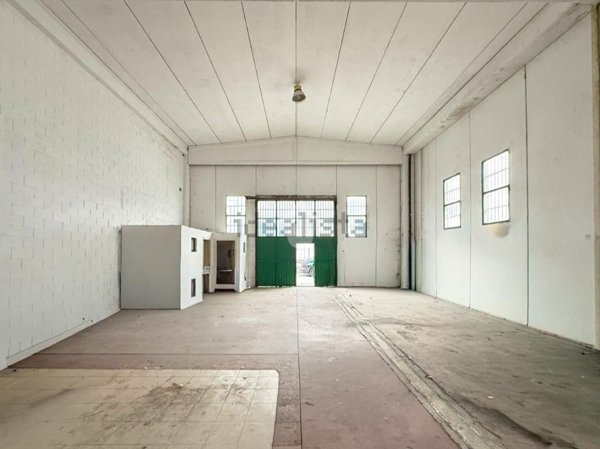 capannone in vendita a Sant'Angelo Lodigiano