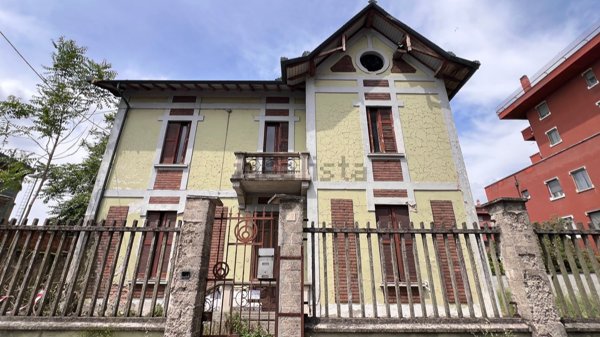 casa indipendente in vendita a Sant'Angelo Lodigiano