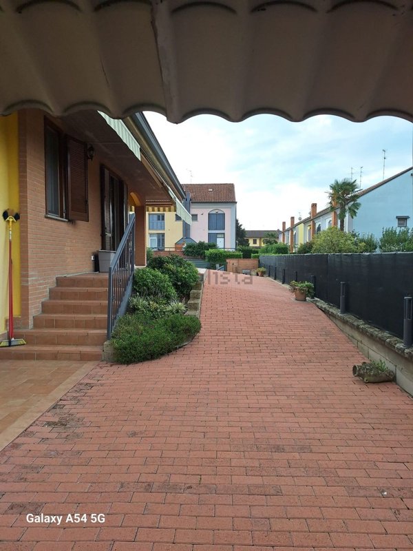 casa indipendente in vendita a Sant'Angelo Lodigiano