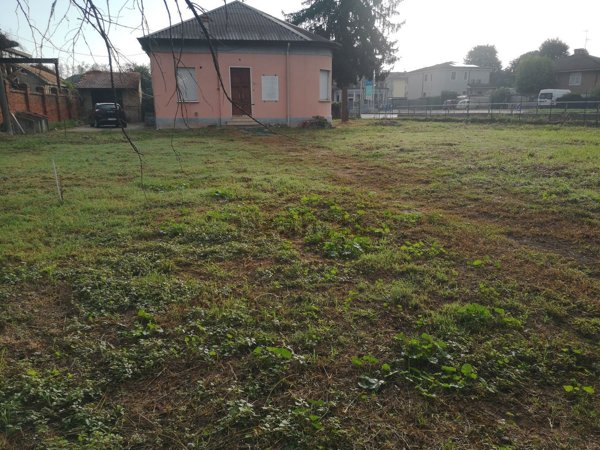 casa indipendente in vendita a Sant'Angelo Lodigiano