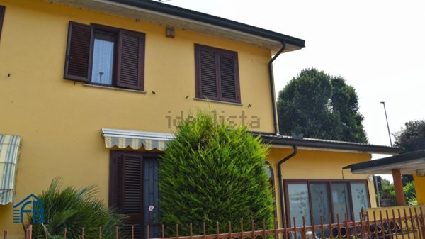 casa indipendente in vendita a Sant'Angelo Lodigiano