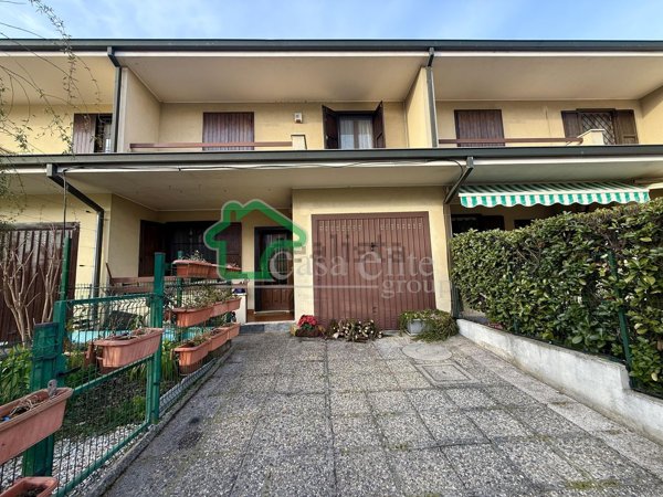 casa indipendente in vendita a Sant'Angelo Lodigiano