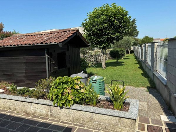 casa indipendente in vendita a Sant'Angelo Lodigiano
