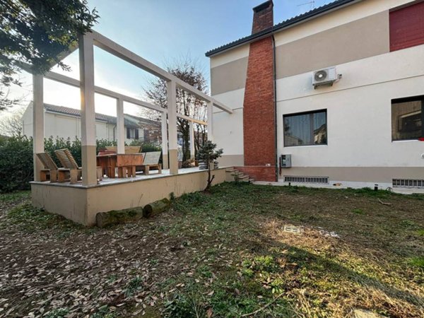 casa indipendente in vendita a Sant'Angelo Lodigiano