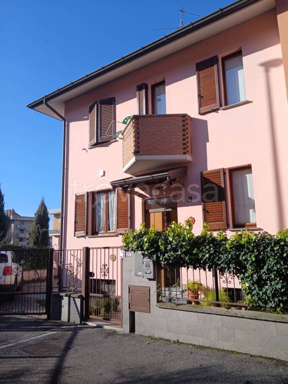 casa indipendente in vendita a Sant'Angelo Lodigiano