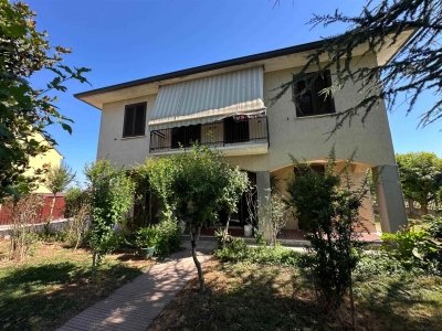 casa indipendente in vendita a Sant'Angelo Lodigiano