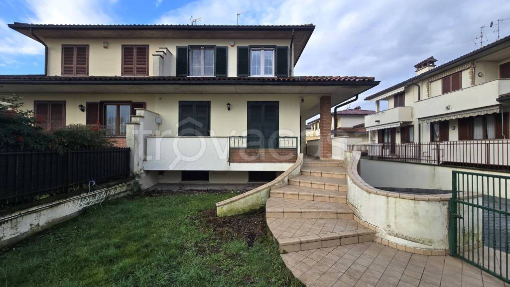 casa indipendente in vendita a Sant'Angelo Lodigiano