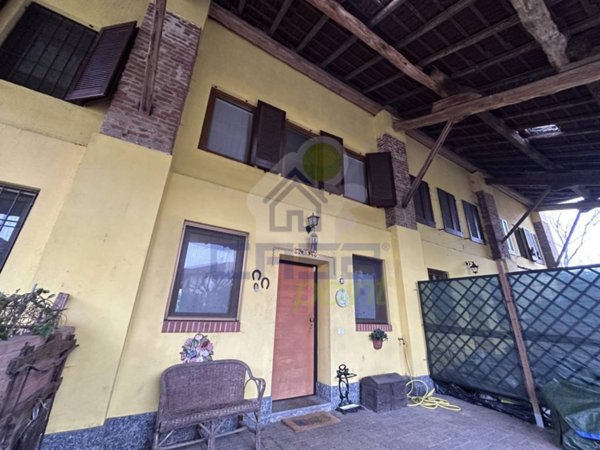 casa indipendente in vendita a Sant'Angelo Lodigiano in zona Domodossola