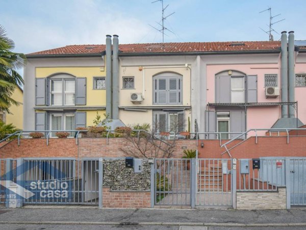 casa indipendente in vendita a Sant'Angelo Lodigiano