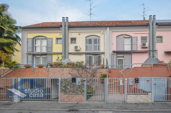 casa indipendente in vendita a Sant'Angelo Lodigiano