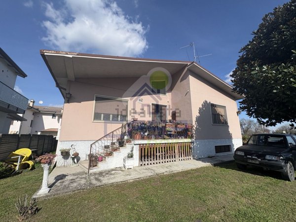 casa indipendente in vendita a Sant'Angelo Lodigiano