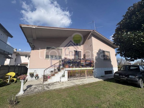 casa indipendente in vendita a Sant'Angelo Lodigiano