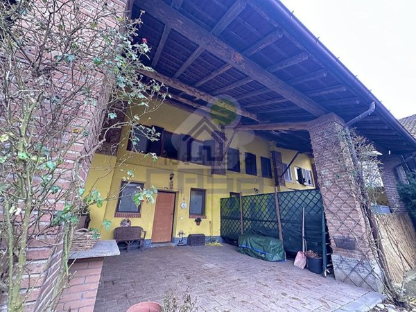 casa indipendente in vendita a Sant'Angelo Lodigiano in zona Domodossola