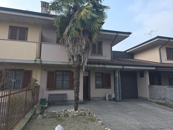 casa indipendente in vendita a Sant'Angelo Lodigiano